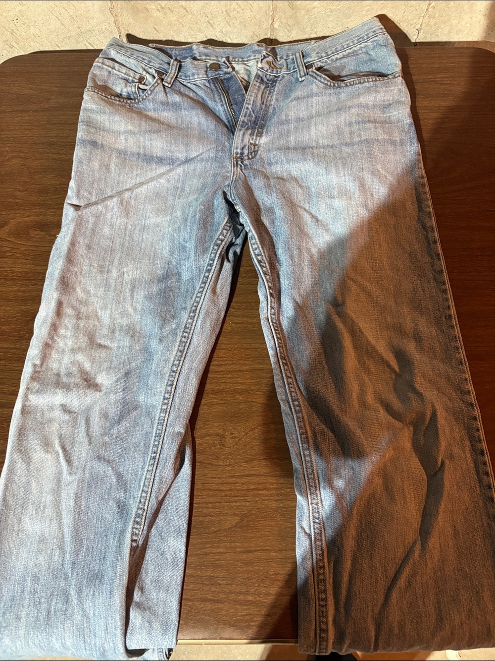 Wrangler Men's Straight Light Wash Blue Jeans